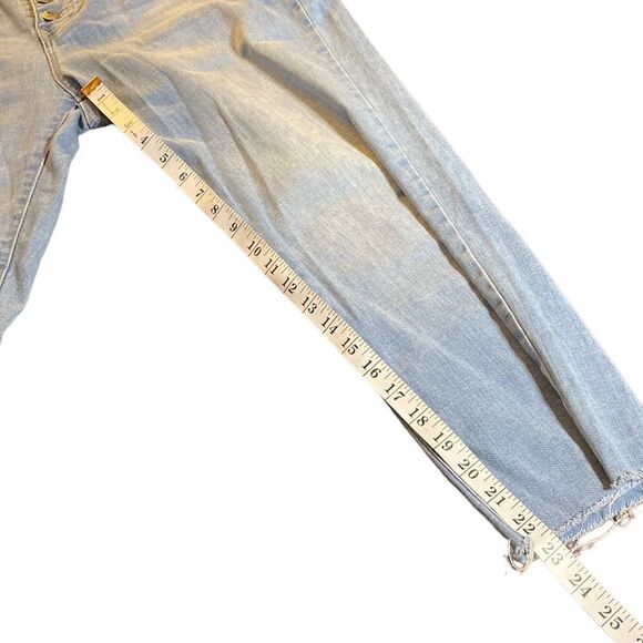 D.JEANS Crop Raw Hem Button Front Jeans - Picture 5 of 11